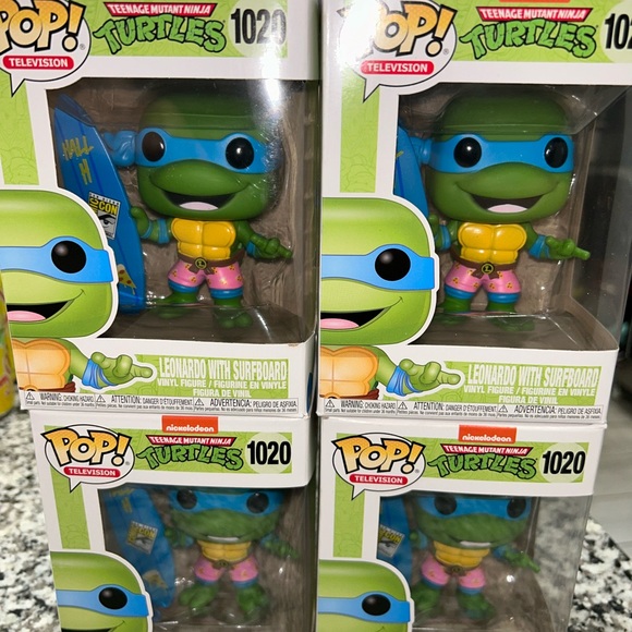 New Funko Pop Television SDCC Comic Con TMNT 1020 Leonardo With Surfboard NI… - Picture 1 of 10